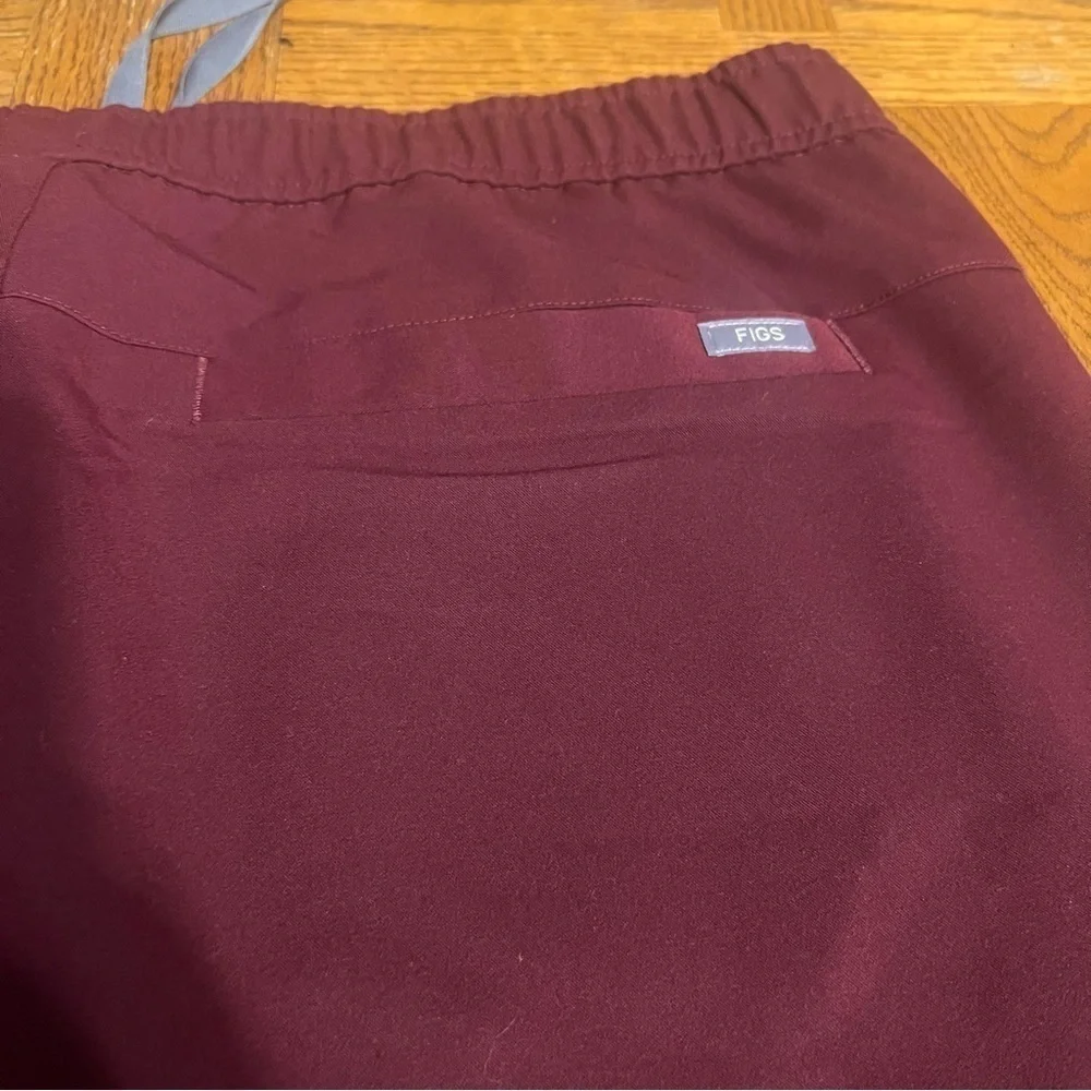 Figs Men's Tansen Jogger Scrub Pants in Burgundy Sz XL Short Pull-on Comfort